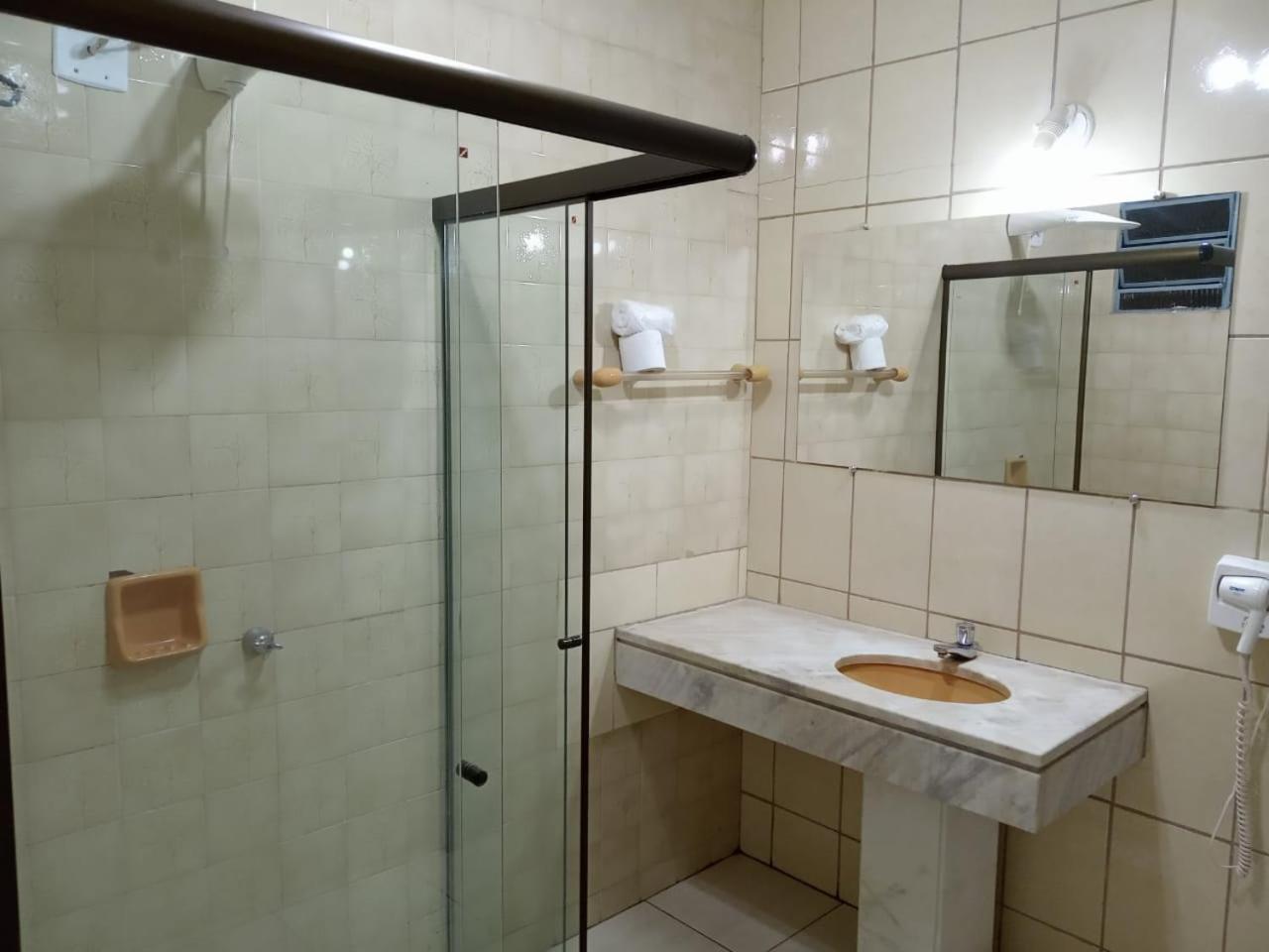 Hotel Gran Fenícia Marechal Marechal Cândido Rondon Habitación foto